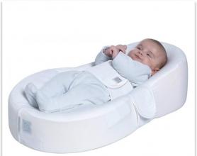Mattress cocoon for newborns